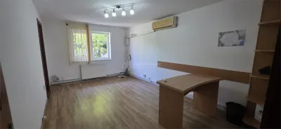 spatiu comercial de inchiriat 3 camere micro 9 statia Caraiman - Targoviste
