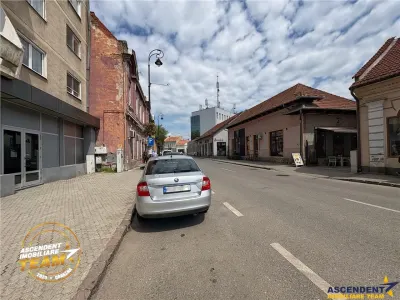 Locatie centrala cu front stradal amplu, ideala pentru birou, sediu firma sau spatiu comercial, Sfantu Gheorghe. - foto 25