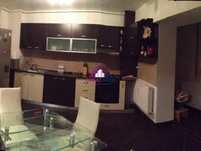 Apartament Spațios 3 Camere (fost 4) - Obor/Veranda Mall - Ideal Locuință sau Echipă Delivery - foto 3