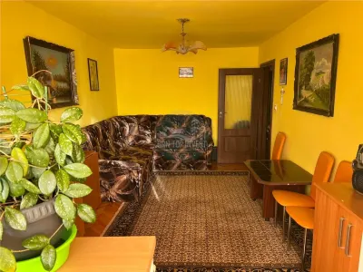 Apartament decomandat 3 camere etaj intermediar Vasile Aaron - foto 9