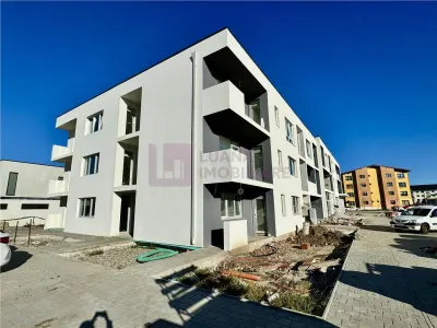 Spatiu comercial | Selimbar, Brana | la strada | 120 mp | 2 intrari - foto 2