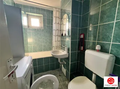 De vanzare apartament 2 camere in Tudor - foto 4