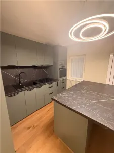 COMPLEX - 2 CAMERE - LUX - ETAJUL 1 - CENTRALA PROPRIE - BLOC IZOLAT - MOBILAT COMPLET - RENOVAT - foto 2