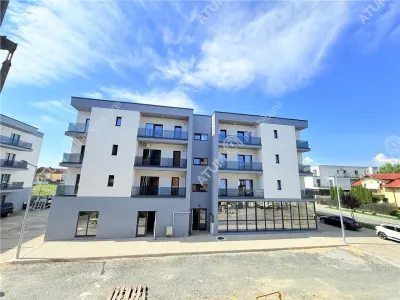 De vanzare apartament finisat la cheie cu 3 camere decomandate 2 bai si 2 balcoane in Selimbar - foto 6