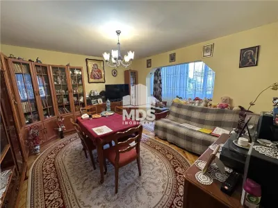 Etaj cu 2 bai si 2 balcoane bloc izolat - Timisoara