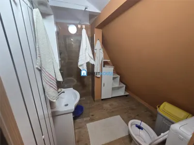 Apartament in casa 3 camere, Zona Ultracentrala Fagaras - foto 10