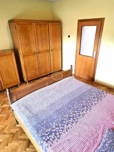 O proprietate rara | Locuinta generoasa + spațiu comercial cu acces stradal - foto 12