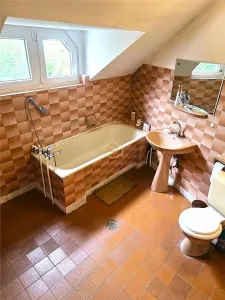 O proprietate rara | Locuinta generoasa + spațiu comercial cu acces stradal - foto 21