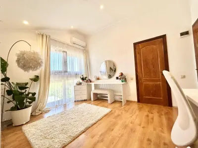 Casa individuala - Odaile Otopeni - 8 camere - 4 bai - 474mp - 903mp teren - foto 12