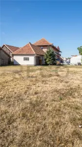 RECO Casa in Nojorid  cu teren generos - foto 2