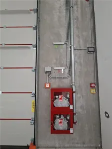 Hala 2400 mp din beton, 8 porti acces, 900 e/mp ! - foto 9