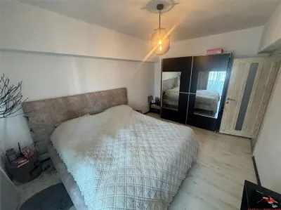 Ap 3 cam, et 3/4 ,86 mp utili, zona Gerald-B-dul Brailei renovat - foto 8