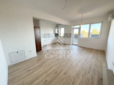 Apartamente cu 3 camere disponibile imediat, curte de 103 mp. - foto 2
