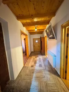 Casa spatioasa, ideala pentru locuinta sau afacere – 1500 mp teren, situata pe drumul principal  Vrancea -- Brasov - foto 22