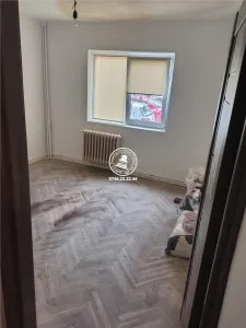 Apartament 3 camere, decomandat, 65 mp - Centru - foto 4