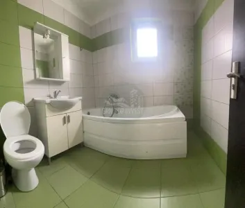 Casa cu 4 camere si tersa in Sura Mare - foto 10