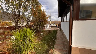 Apartament 3 camere, pe 2 nivele cu curte, in Bucium - Iasi