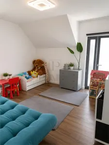 Casă individuală de vânzare în Moșnița Veche – teren 700 mp, toate utilitățile - foto 2
