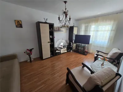 Apartament 3 camere  de vanzare  Tg Cucu - Podul de Fier, - Iasi