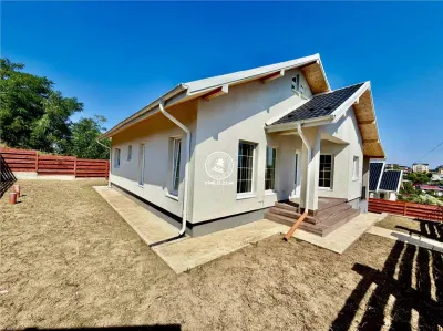 Vila cu 4 camere, de vanzare in Valea Adanca - Iasi