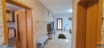 Vila P+M cu garaj inchis, in Bujac, pe colt - foto 12
