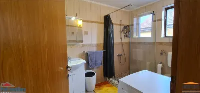 Vila P+M cu garaj inchis, in Bujac, pe colt - foto 4