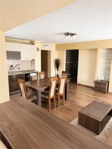 Apartament 3 camere 2 bai etaj 1 Baia Mare Zona Traian - Baia Mare