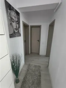 De inchiriat apartament modern la etajul 1 cu 2 camere decomandate, balcon si loc de parcare privat in Sibiu - foto 8