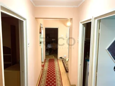RECO Apartament 3 camere de inchiriat , 66 mp, parter, Bulevardul Decebal aproape de tramvai. - foto 12