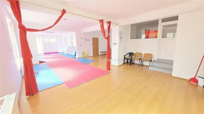 SPATIU COMERCIAL 150 MP  PARCARE FLORESTI - foto 1