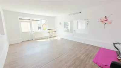 SPATIU COMERCIAL 150 MP  PARCARE FLORESTI - foto 6