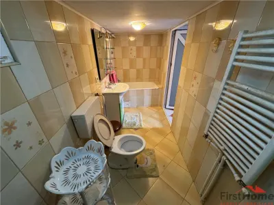 Casa stradala de vanzare in Focsani , str Odobesti nr 56 - foto 11