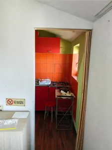 BUZIASULUI - AP. 1 CAMERA - mobilat, utilat, semidecomandat - foto 4