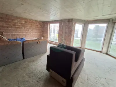 Casa individuala 5 camere 2 bai pivnita 380mp teren in Cisnadie - foto 16