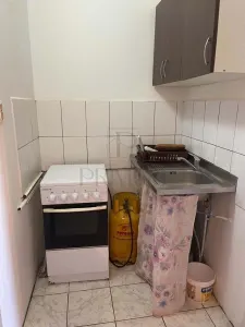 BUZIASULUI - AP. 1 CAMERA - mobilat, utilat, semidecomandat - foto 4