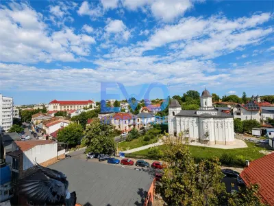 Apartament 3 camere, boxa, Centru,  Bld Independentei Iasi - Iasi