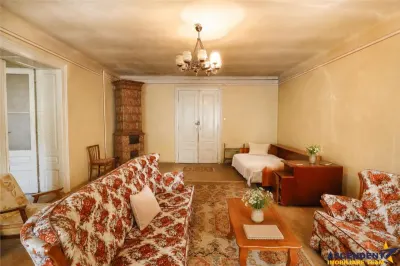 Resedinta istorica,teren privat,pivnita,pod,foisor,detalii originale,potential: rezidential,cultural,boutique. - foto 23
