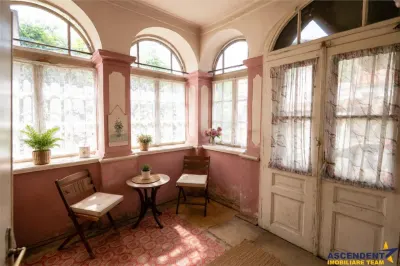Resedinta istorica,teren privat,pivnita,pod,foisor,detalii originale,potential: rezidential,cultural,boutique. - foto 4