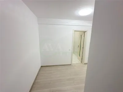 Apartament 2 camere, etaj 2, utilat, semimobilat, cu loc parcare zona Nord - foto 13