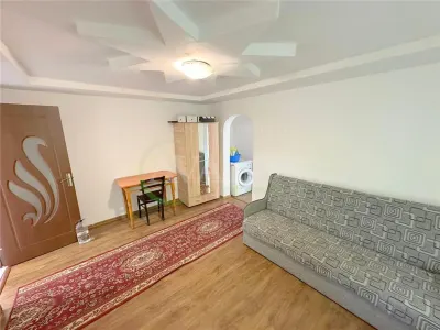 Apartament 2 camere, mobilat, cu centrala, zona Mioritei - Bacau