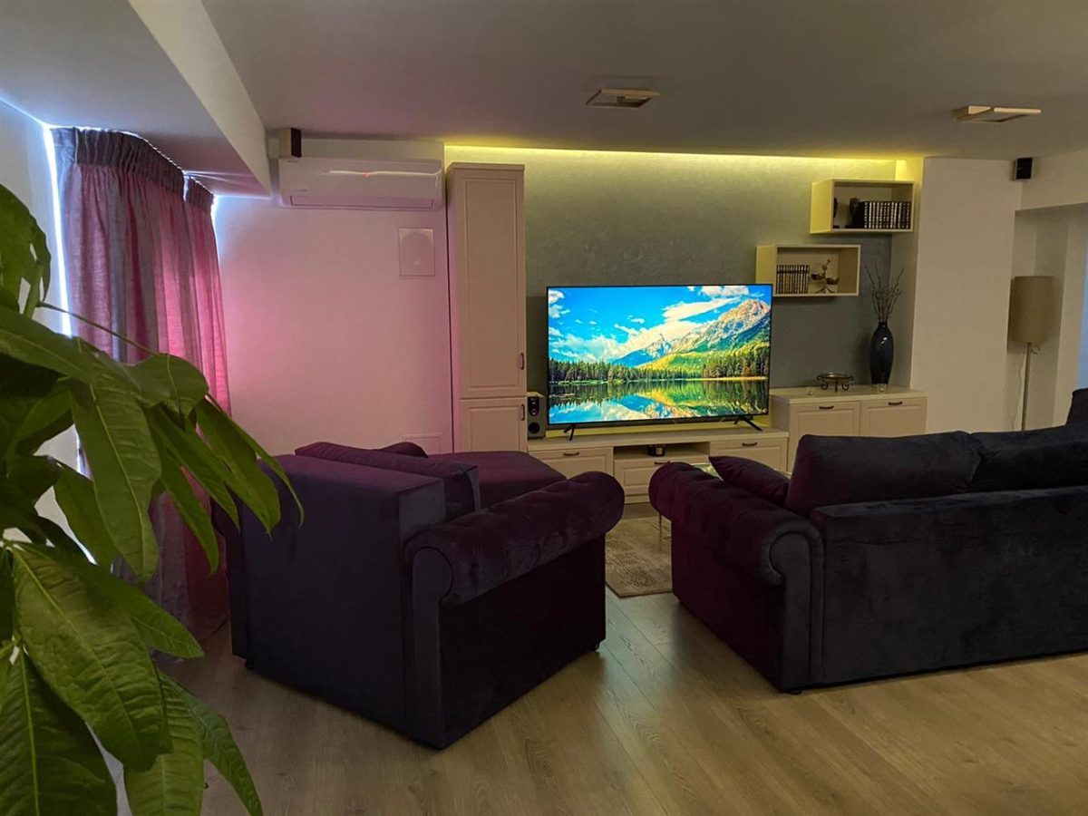 Vanzare apartament 3 camere, deosebit, Titulescu - Victoriei, loc de parcare - 