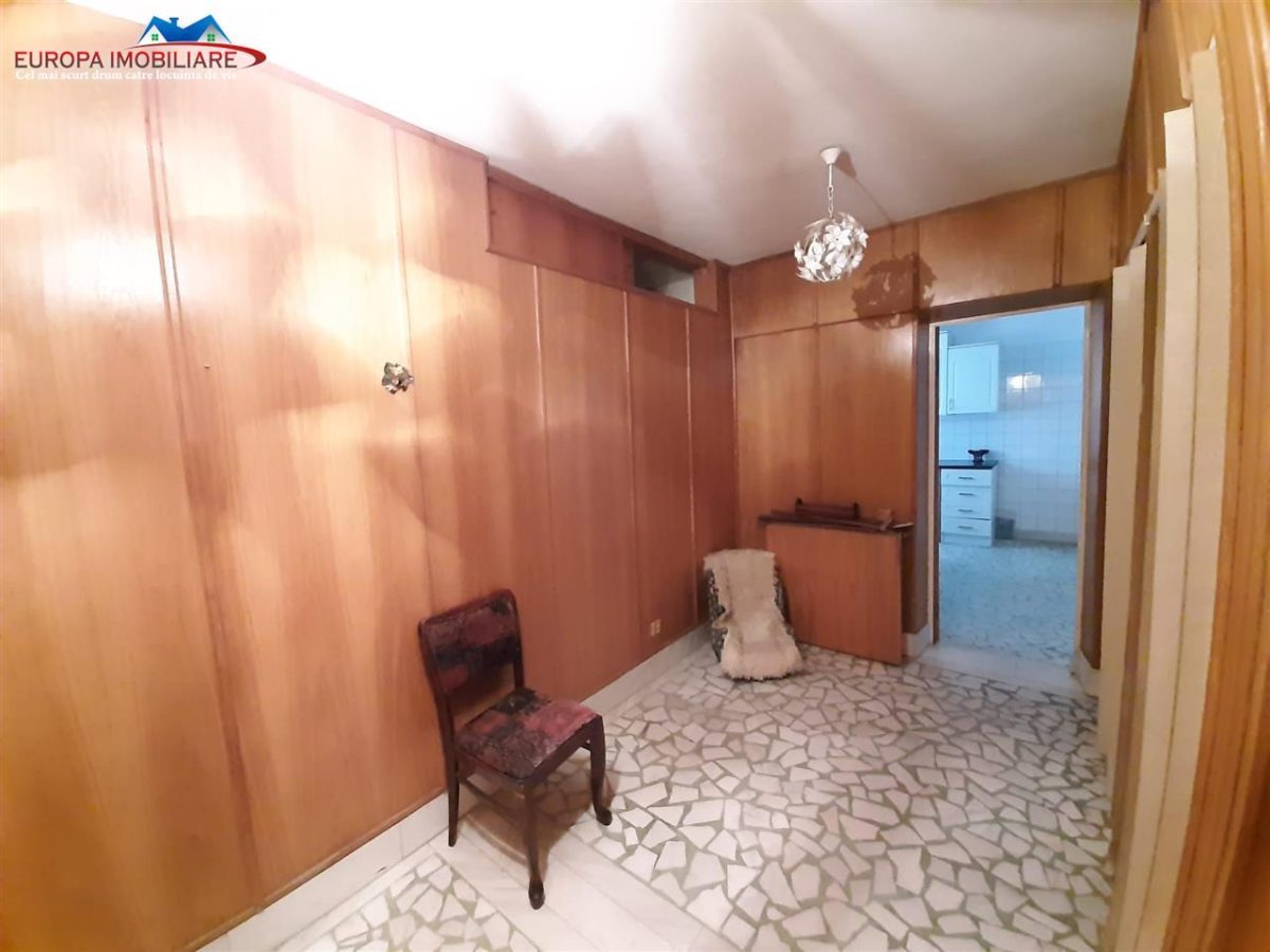 Apartament 3 camere de vanzare zona Ultracentrala Tulcea - foto 4