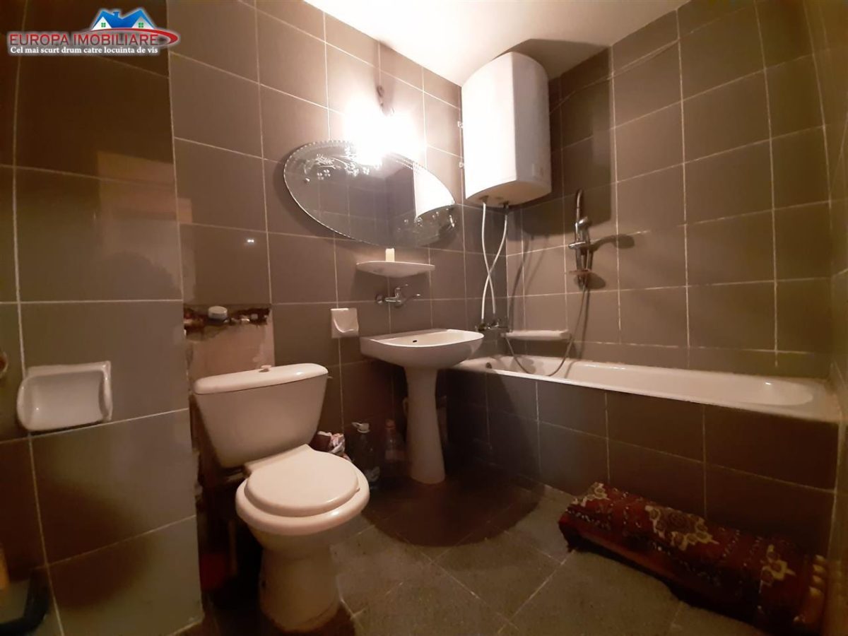 Apartament 3 camere de vanzare zona Ultracentrala Tulcea - foto 9