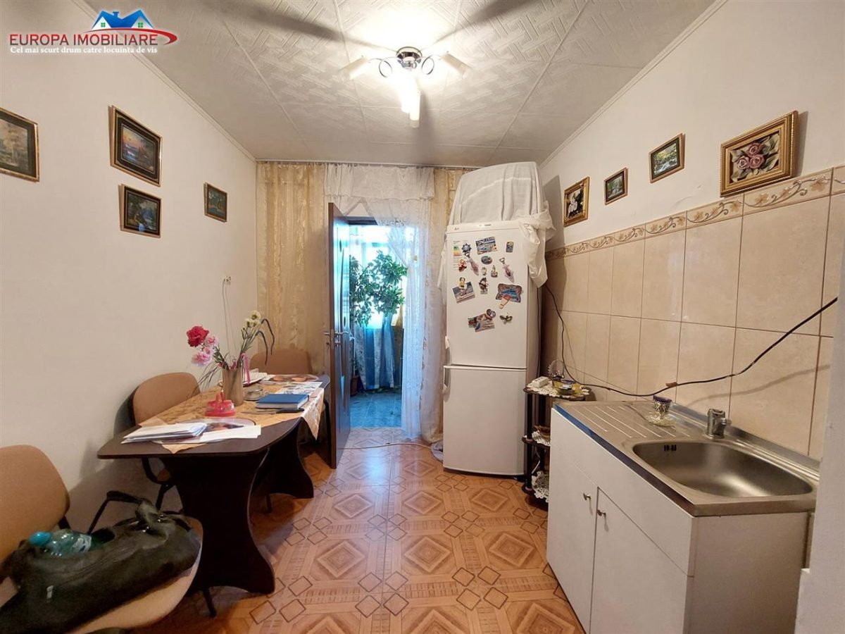 Apartament 2 camere de vanzare zona Monument Tulcea - foto 4