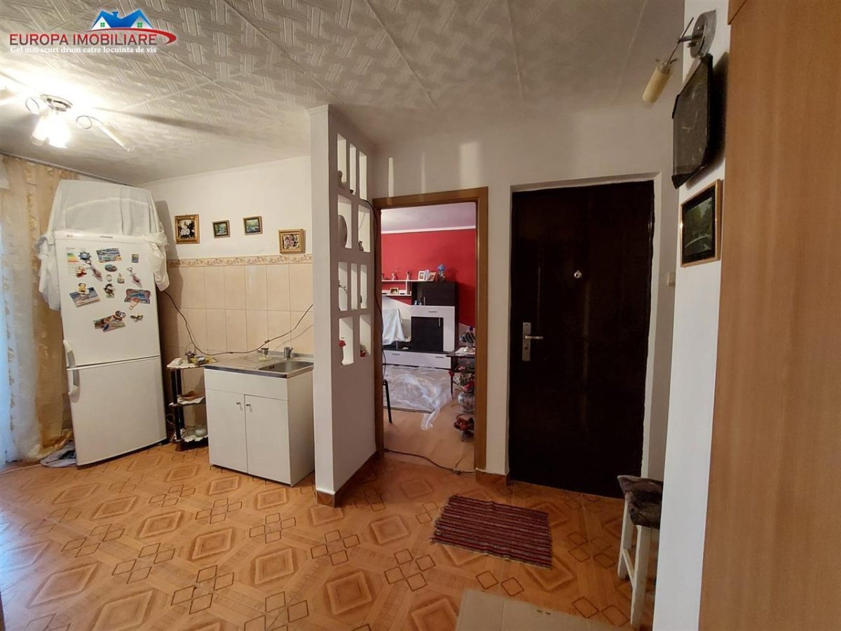 Apartament 2 camere de vanzare zona Monument Tulcea - foto 5