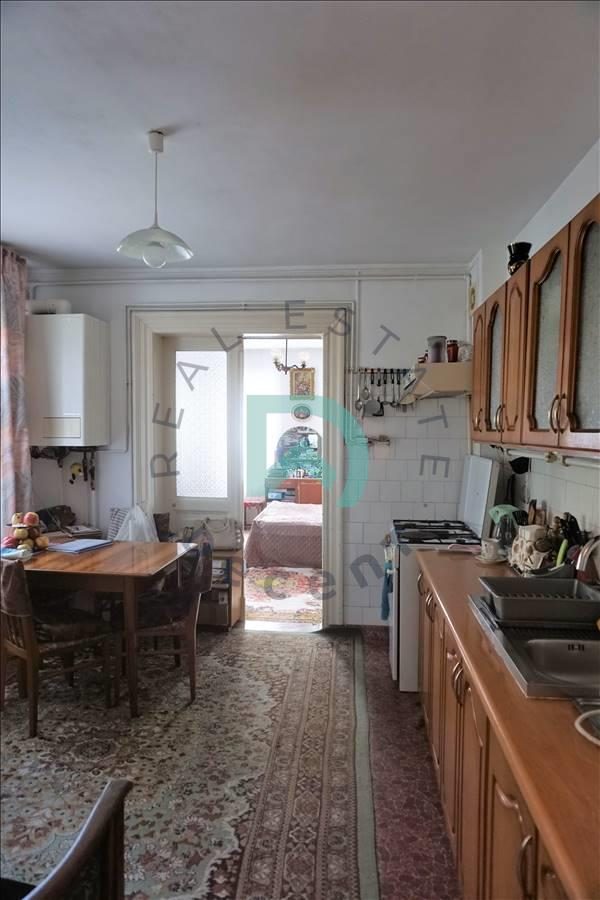 Casa 2 camere, singur in curte, Scheii Brasovului - foto 21