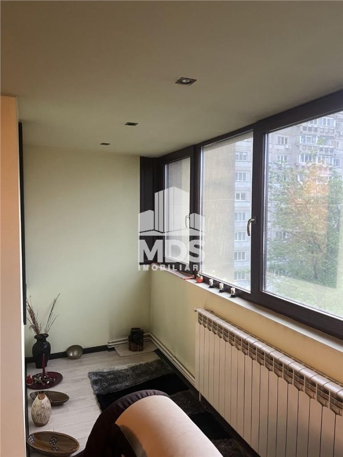 Mobilat si utilat cu garaj subteran bloc de caramida - foto 5