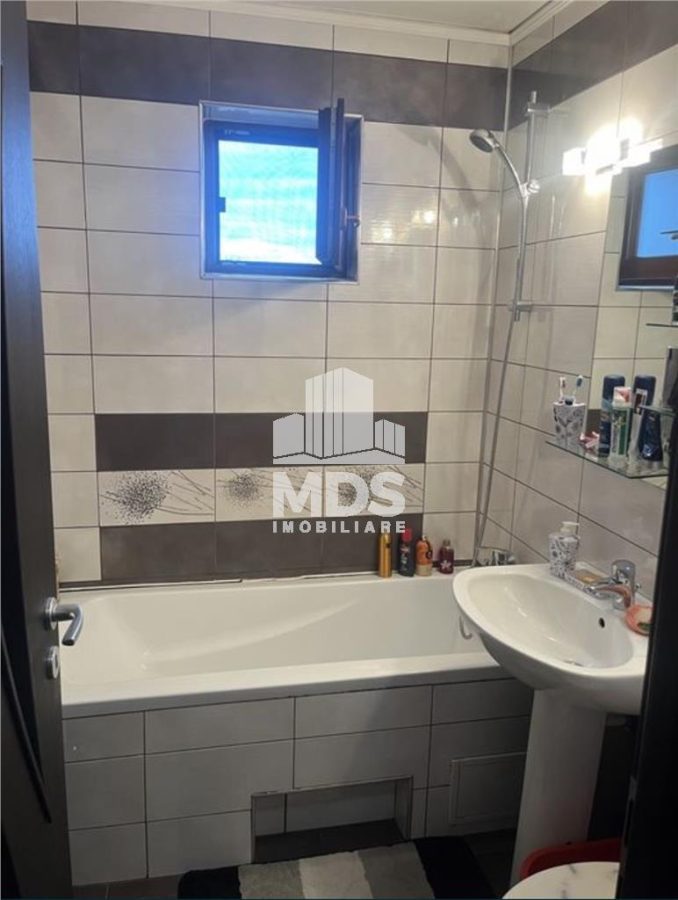 Mobilat si utilat cu garaj subteran bloc de caramida - foto 8