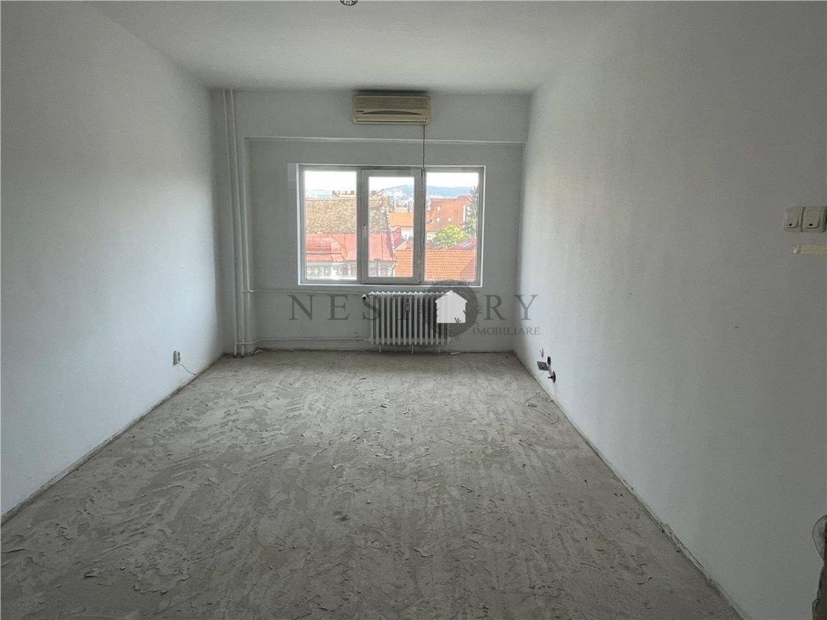 Vand Apartament  generos. Ultracentral \ 4 camere - foto 11