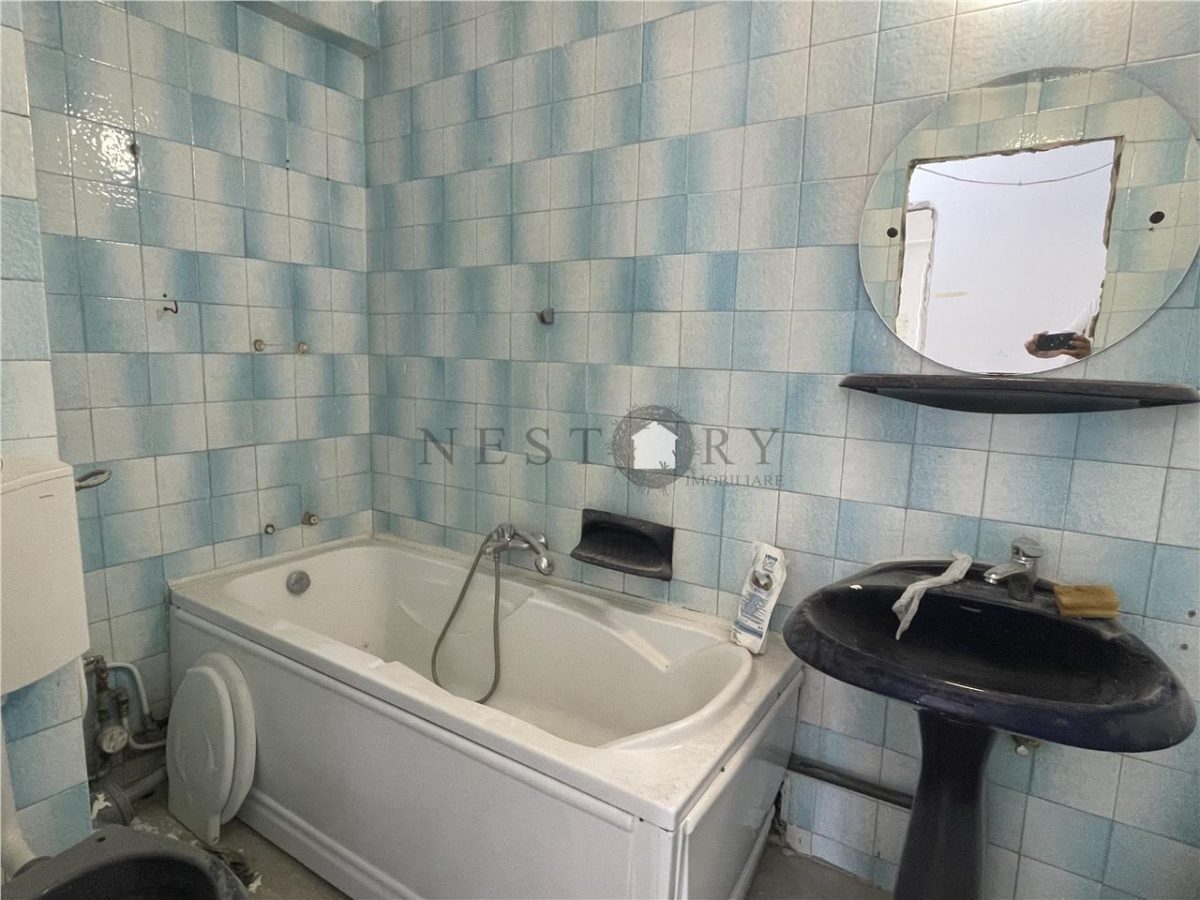 Vand Apartament  generos. Ultracentral \ 4 camere - foto 13